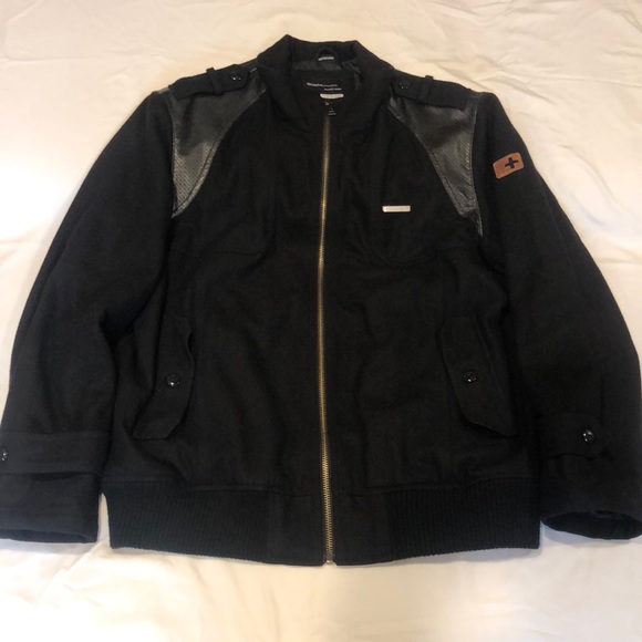 All black men’s jacket - Picture 3 of 5